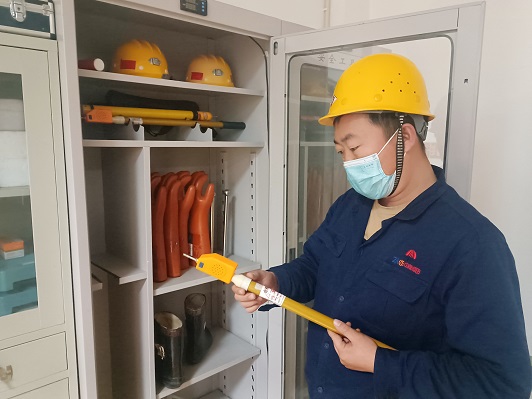 机修厂举行清静设施互检    李兴旺   摄.jpg